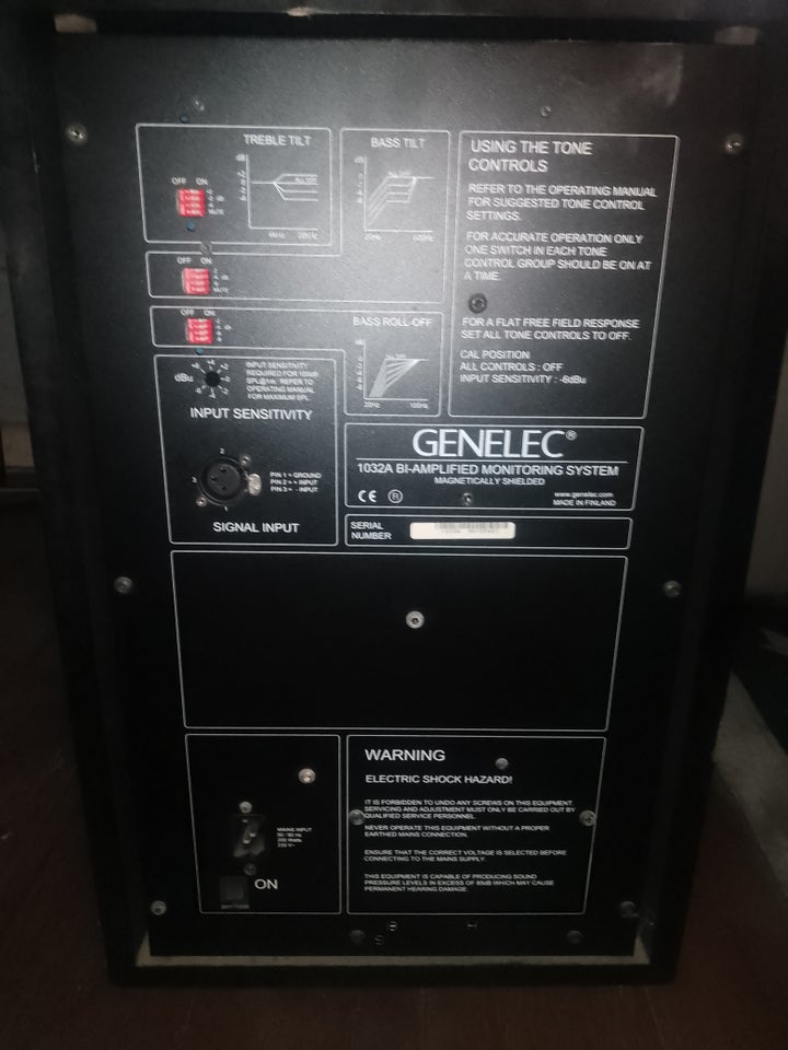 Studio monitorer, Genelec 1032 A