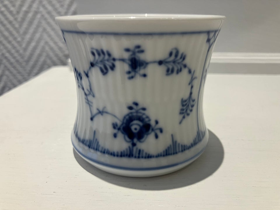 Porcelæn, musselmalet bæger / vase