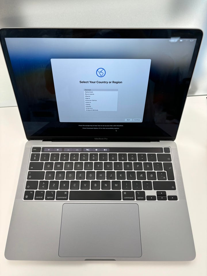 MacBook Pro 2020 13,3 - Tou...