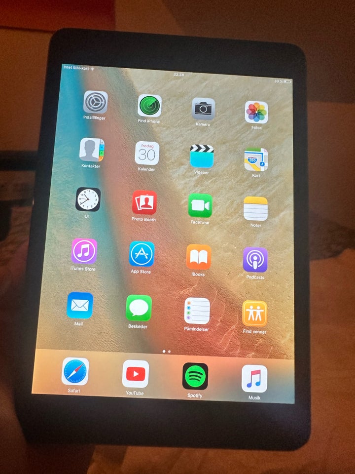 iPad mini, 16 GB, sort