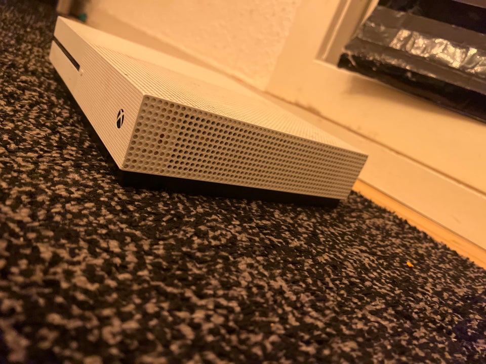 Xbox One S, Xbox one s with a