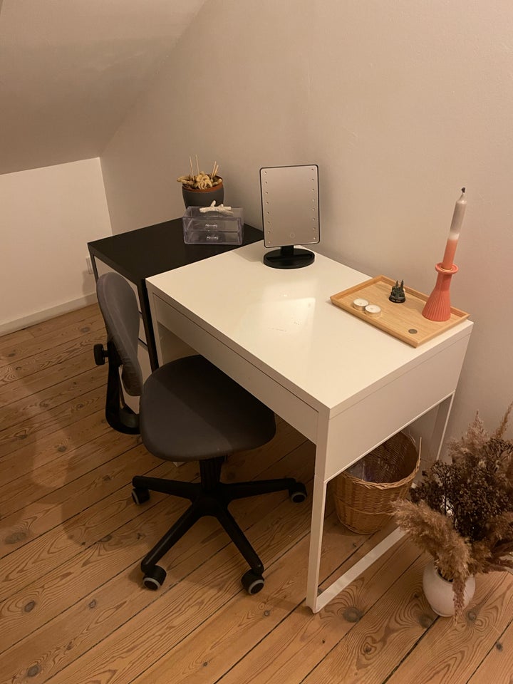 Skrivebord, Ikea, b: 73 d: 50 h: 76