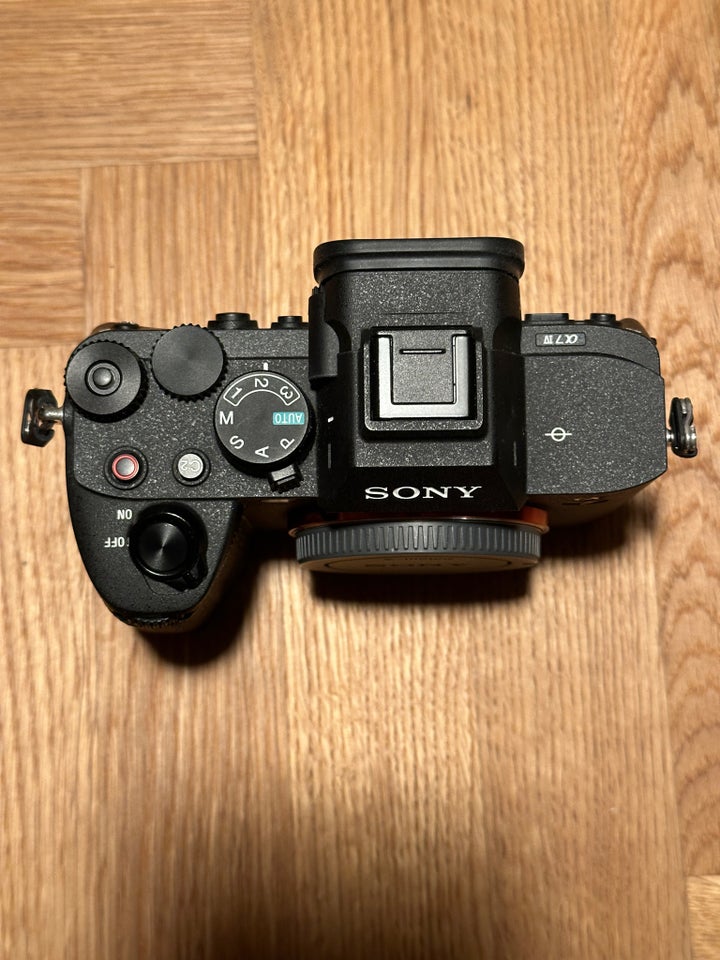 Sony A7 IV hus + charger and