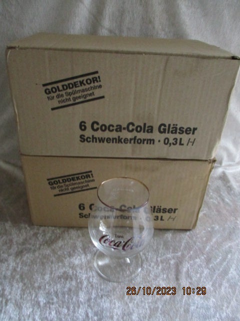 Coca Cola, Glas