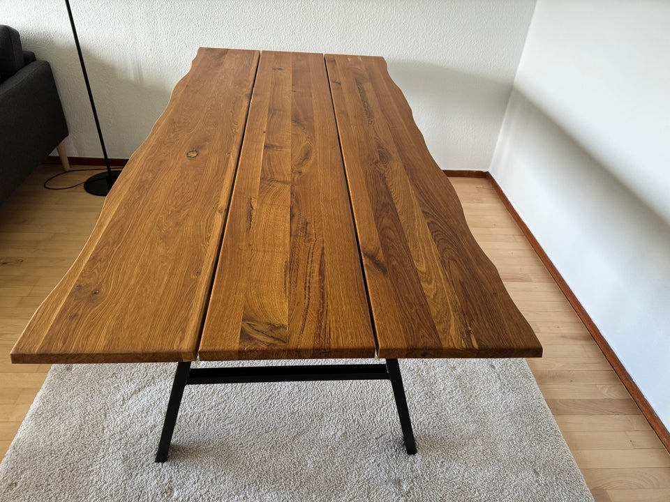 Massivt planke spisebord