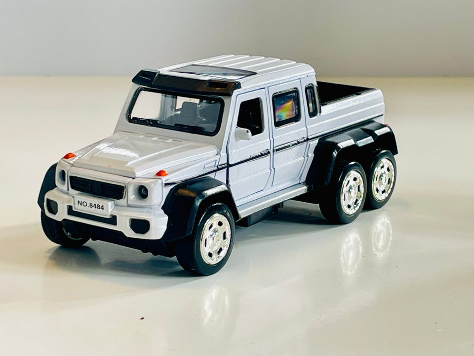 Modelbil Mercedes-Benz G55, skala