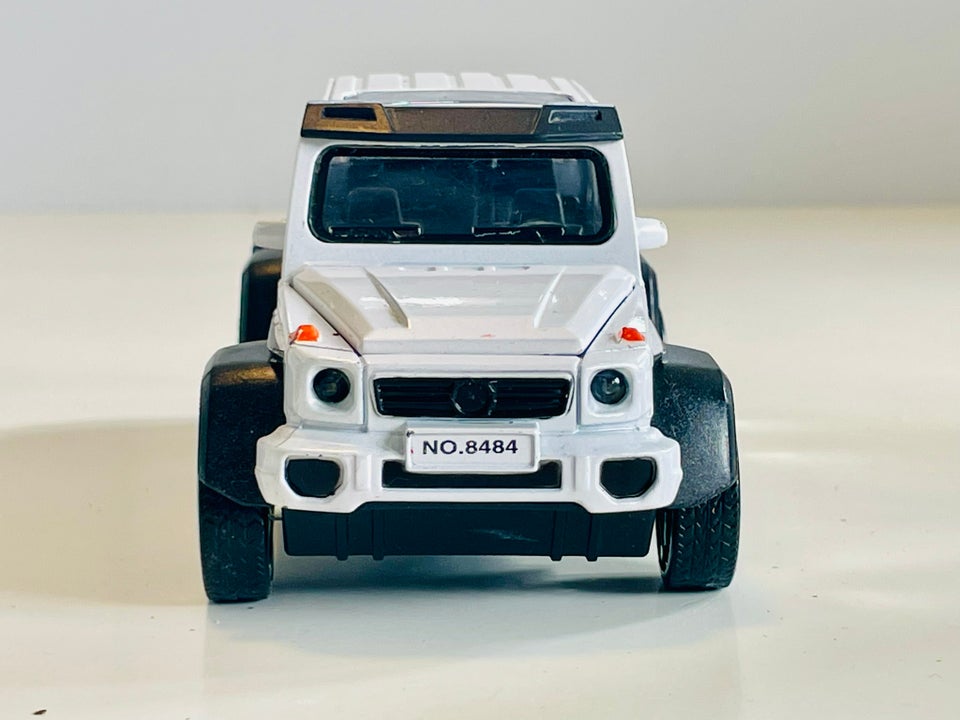 Modelbil Mercedes-Benz G55, skala