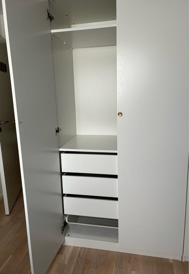 Klædeskab, Ikea, b: 100 d: 58 h: 201