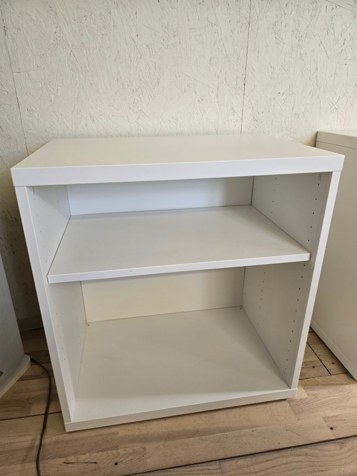 Reol, Ikea Bestå, b: 60 d: 40 h: 64