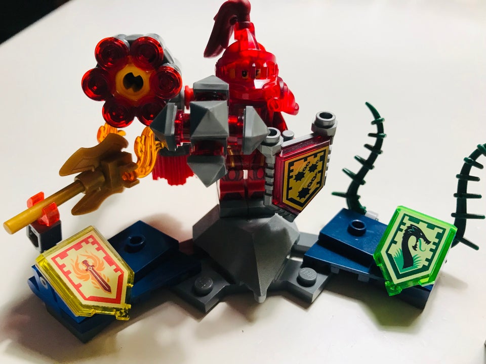 Lego Nexo Knights Ultimate Macy