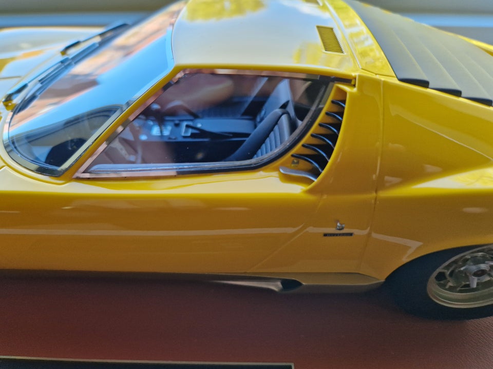 Modelbil, LAMBORGHINI MIURA