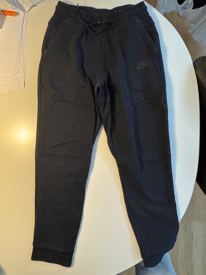 Træningsdragt, Nike Tech Fleece