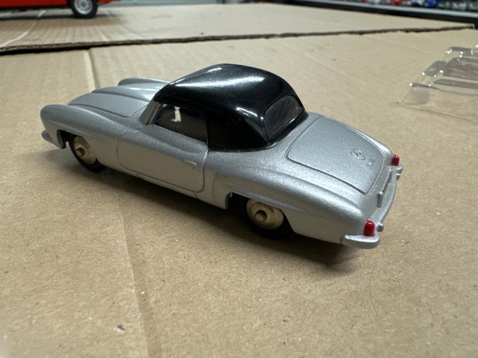 Modelbil, Mercedes 190 SL 1/43,