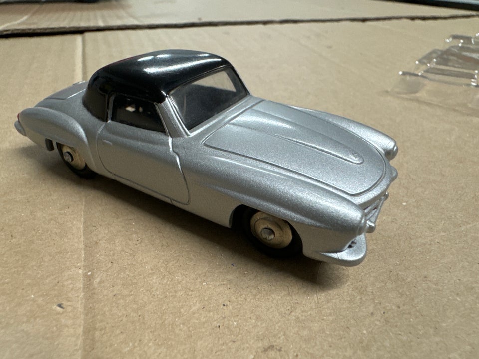 Modelbil, Mercedes 190 SL 1/43,