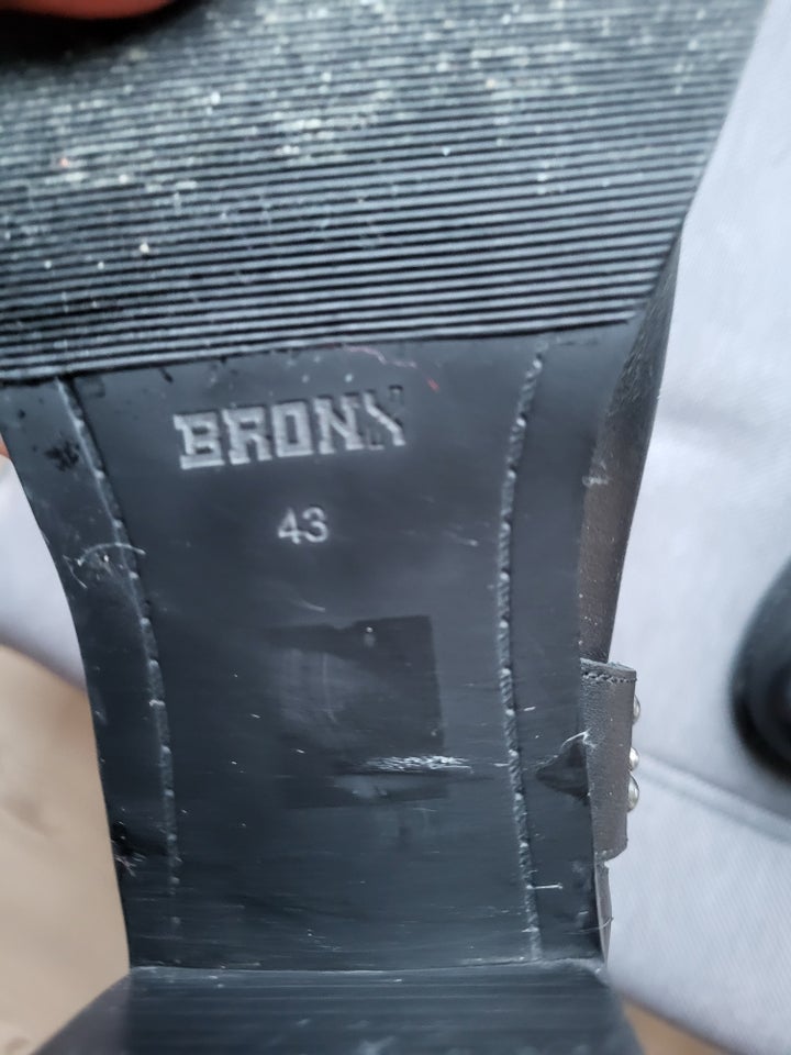 Støvler, str. 43, Bronx 43 og Adidas