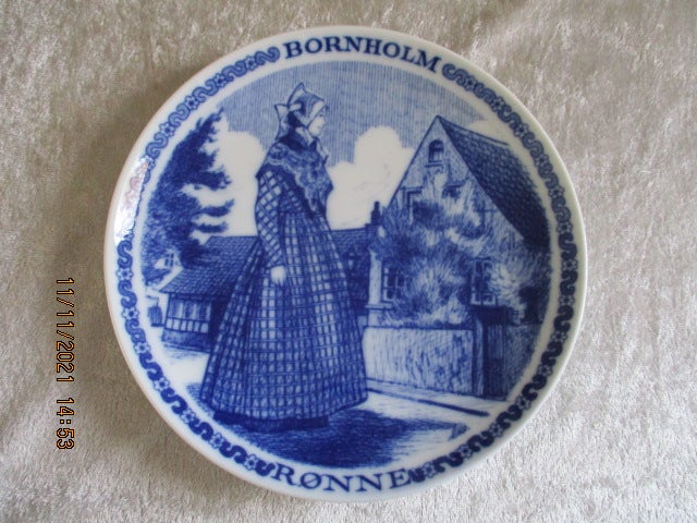 Platter Folkedanserdragter