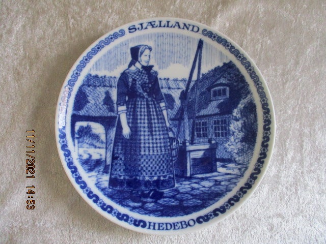 Platter Folkedanserdragter