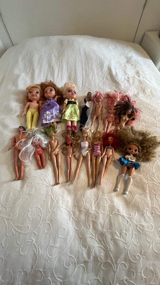 Barbie, Barbie og Bratz dukker