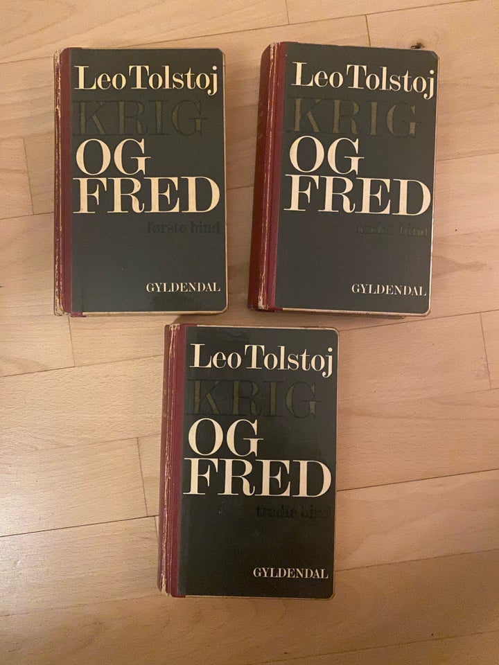 Krig og fred Leo Tolstoj genre: