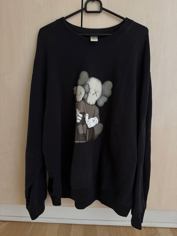 Sweatshirt, KAWS x Uniqlo, str. L