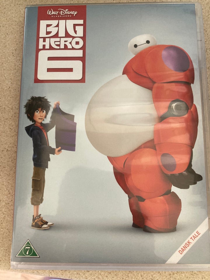 Big Hero 6 DVD action