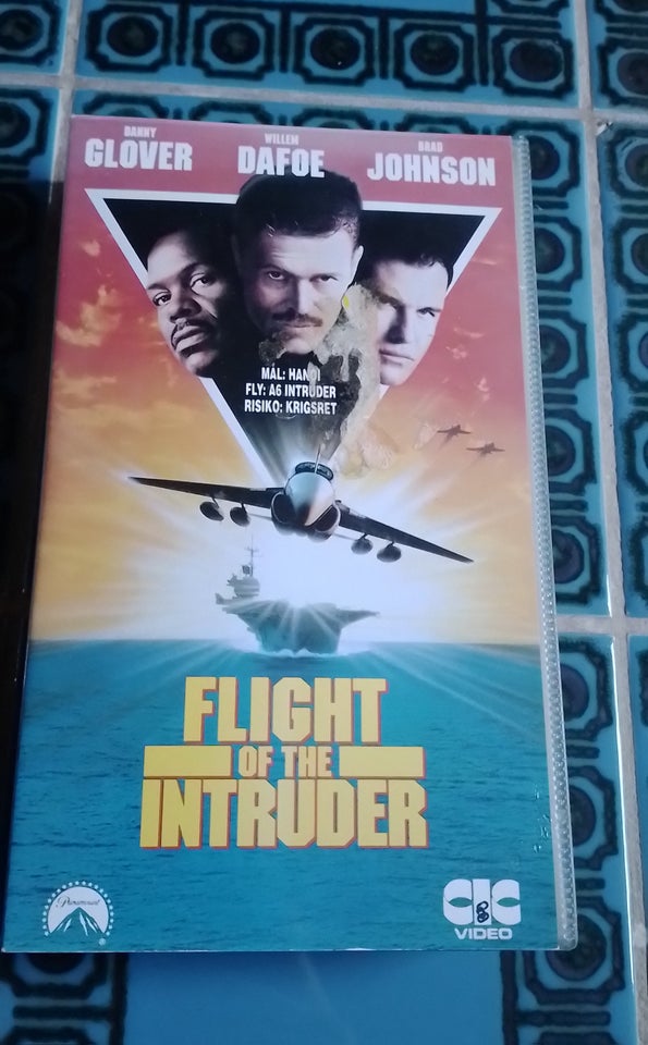 Krigsfilm Flight Og The Intruder