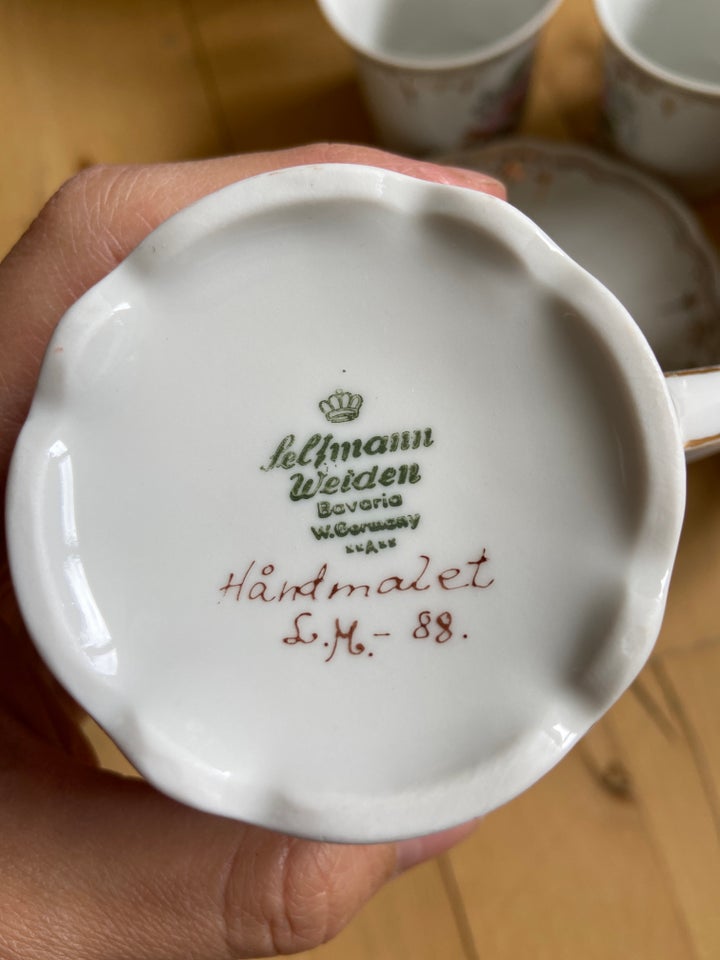 Porcelæn kopper med underkopper