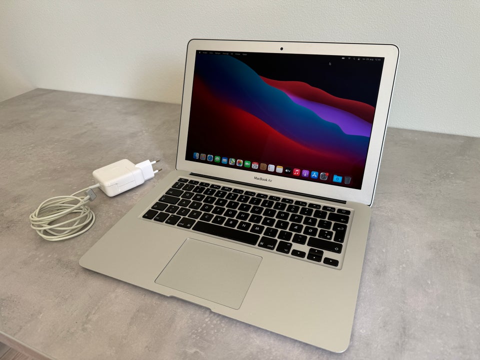 MacBook Air 13" 2014 i5 14 GHz