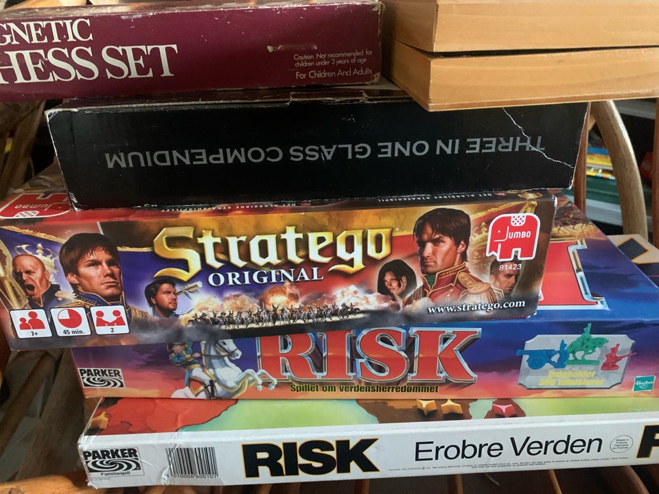 Fire på stribe , Hr. Skæg , brætspil