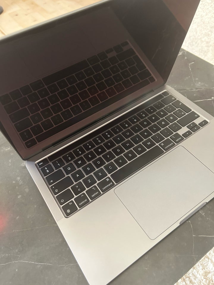 Ny Macbook pro sælges billi...