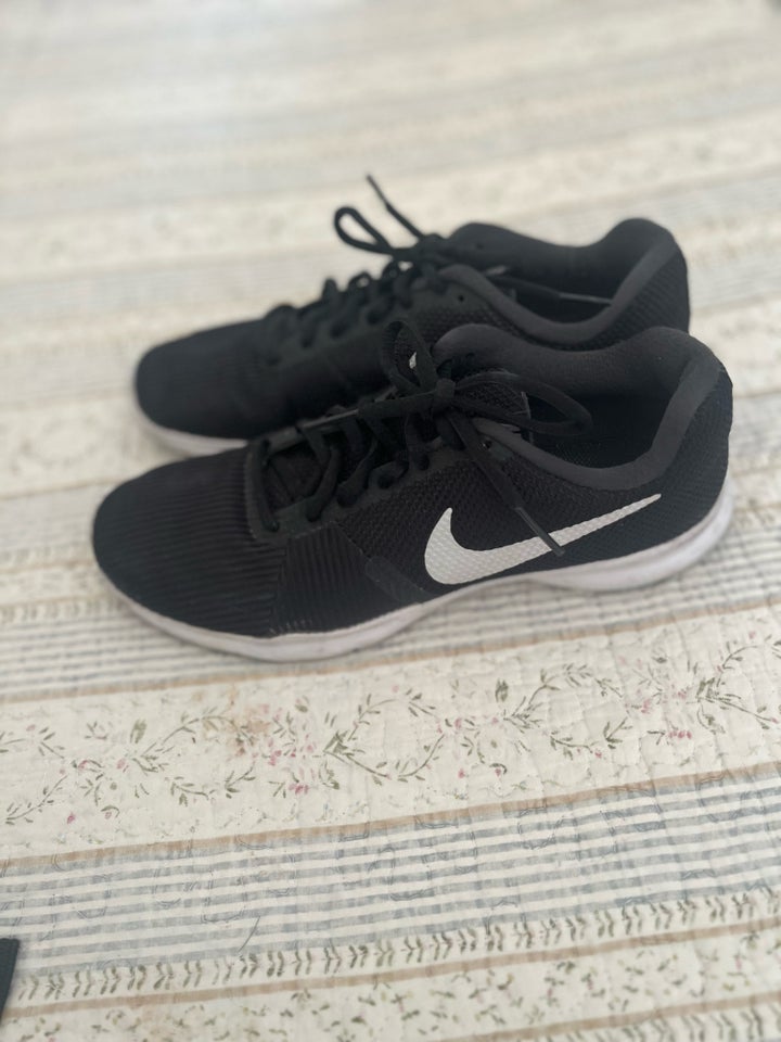 Sneakers, str. 38,5, Nike