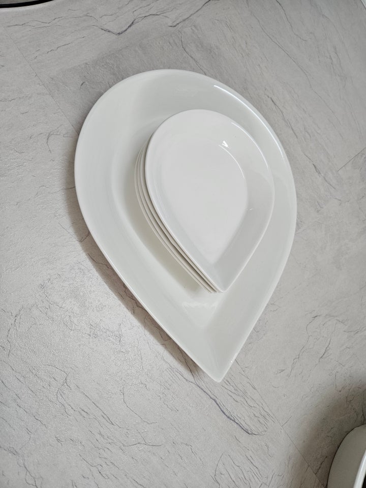 Porcelæn Skåle og fadsæt