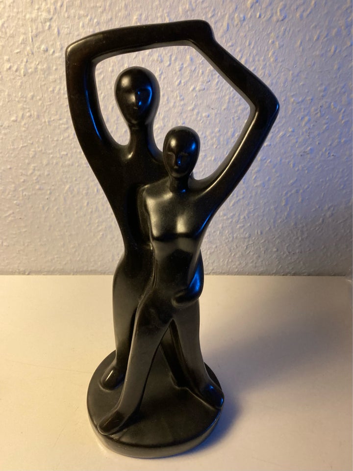 34 cm høj skulptur med dansende par