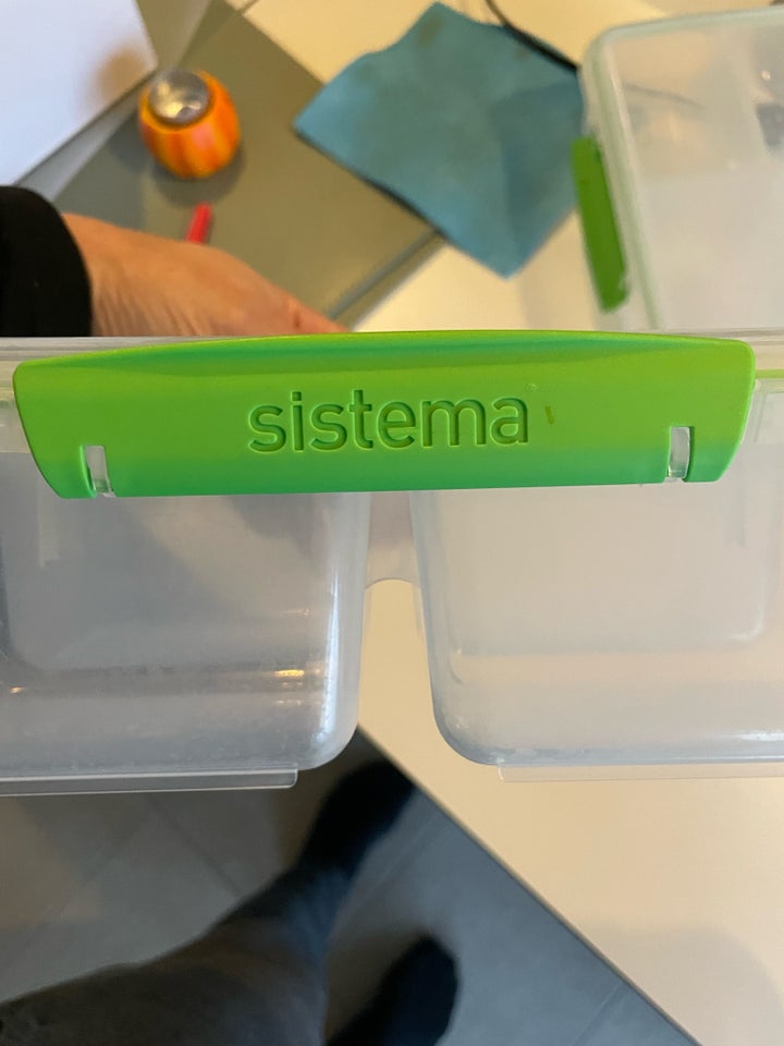 Sistema mad bøtter med Rum, sistema