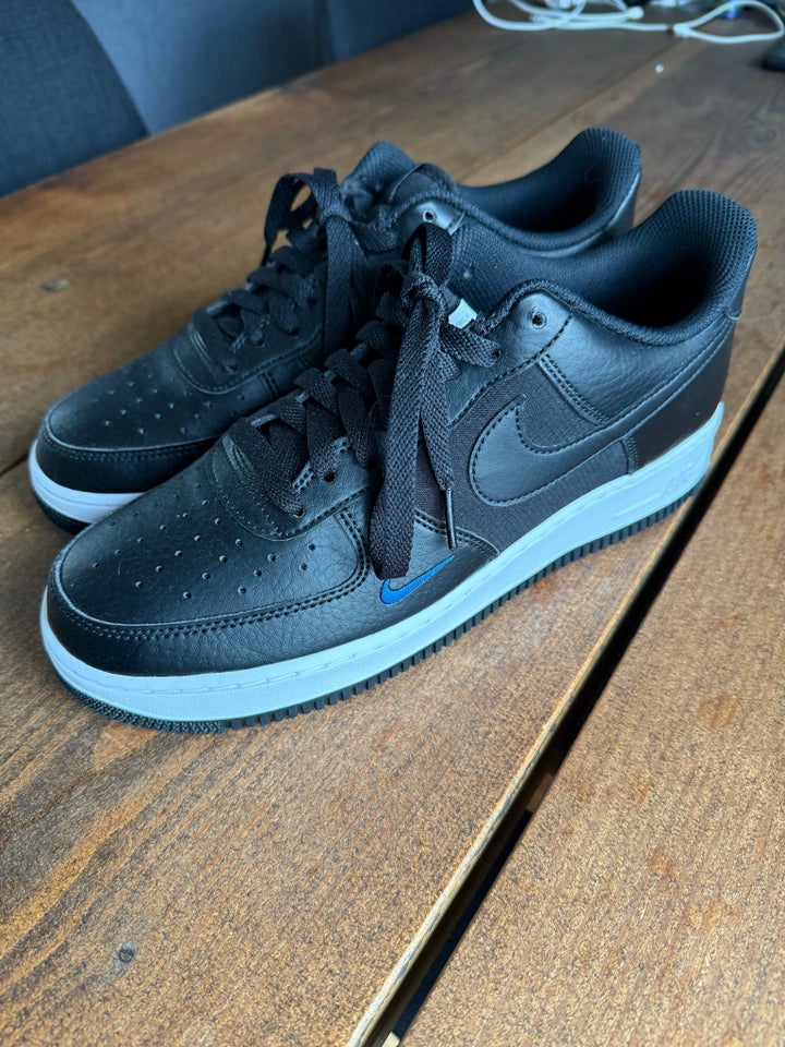 Sneakers, Nike Air Force 1, str. 43