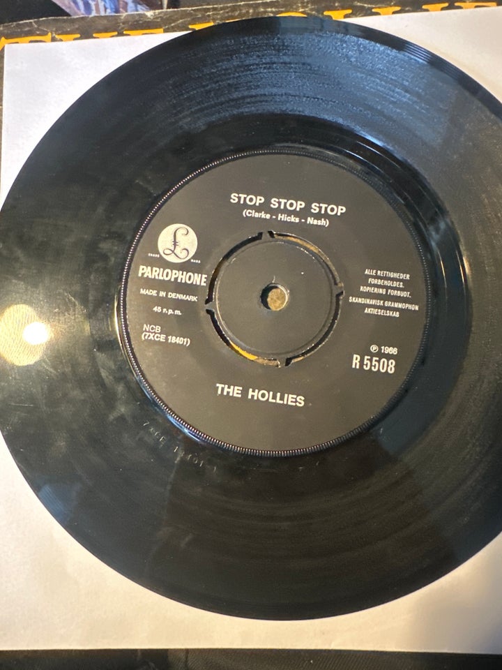 Single, The hollies