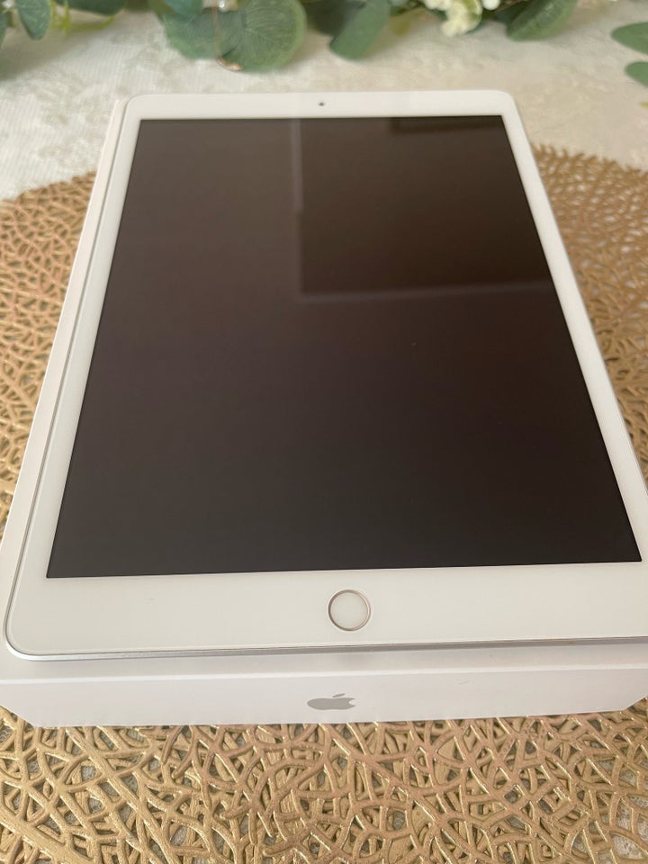 iPad 8 32 GB hvid