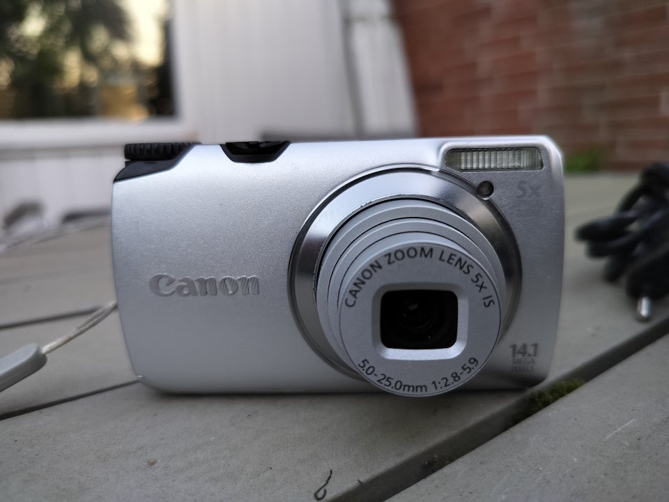 Canon, 14.3 megapixels, 5 x optisk