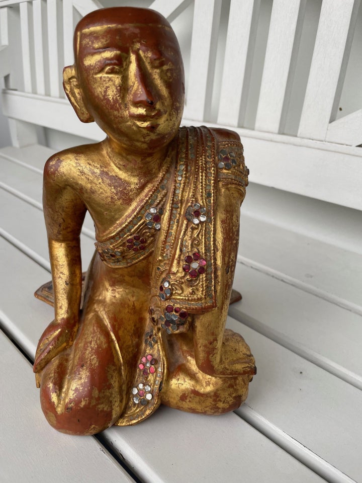 Budha figur i træ