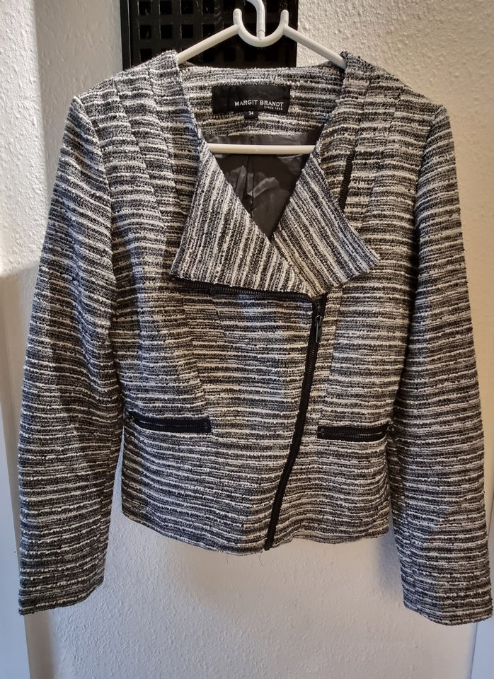 Blazer, str. 34, Margit Brandt