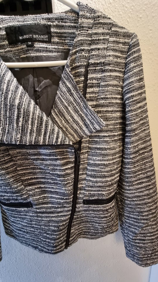 Blazer, str. 34, Margit Brandt