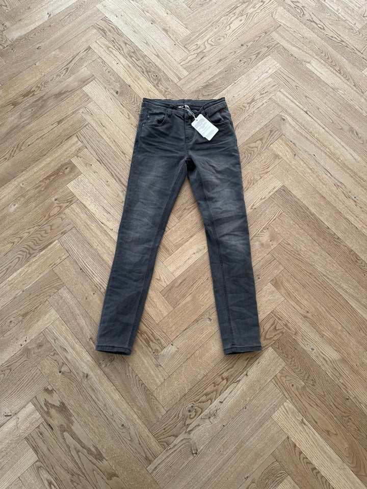 Jeans NYE Pomp Delux