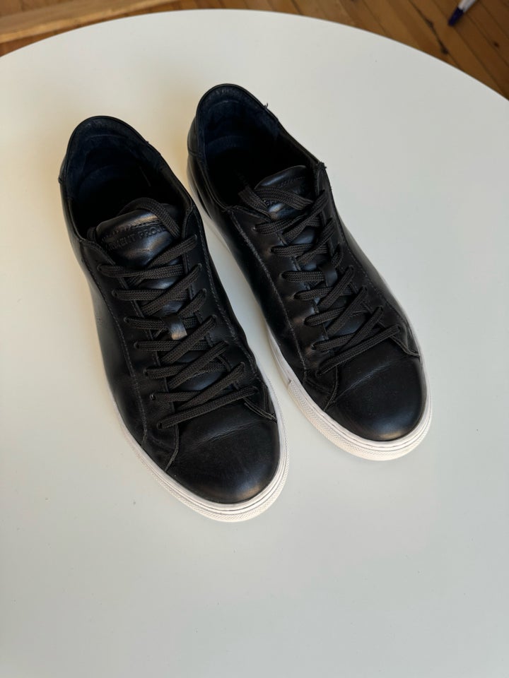 Sneakers Garment Project str 43