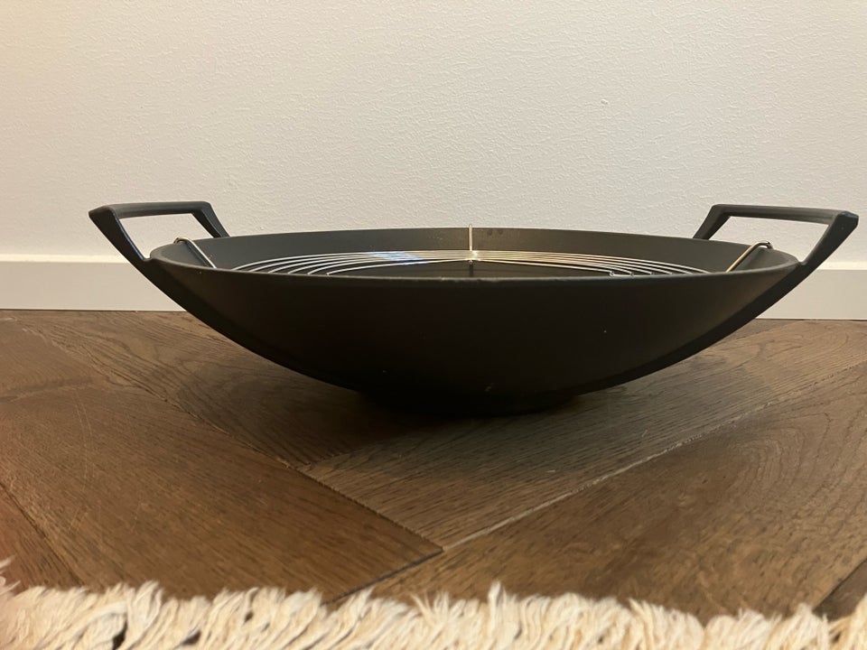 Wok, Le Creuset