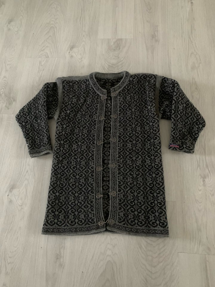 Cardigan, Norwool, str. 40