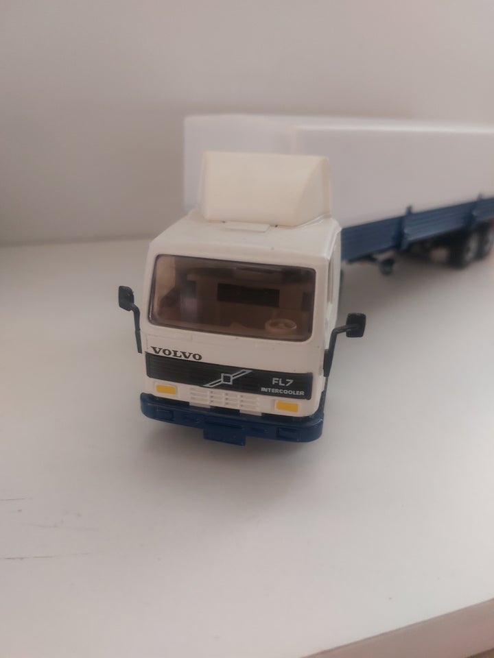 Modellastbil, Siku Volvo fl7