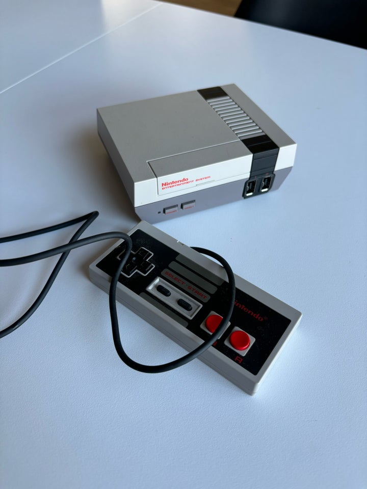 Nintendo NES, Classic mini NES, God