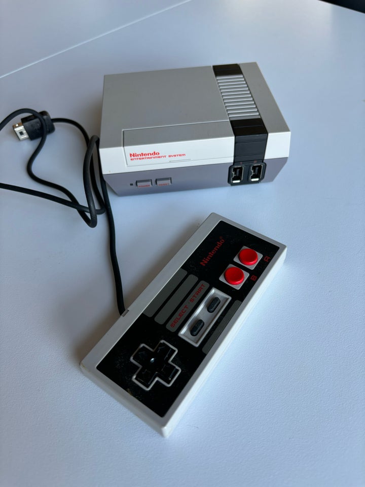 Nintendo NES, Classic mini NES, God