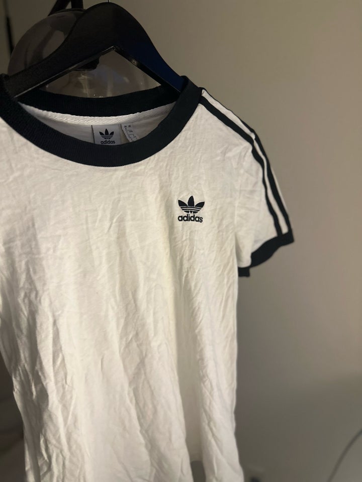 T-shirt, adidas, str. 34