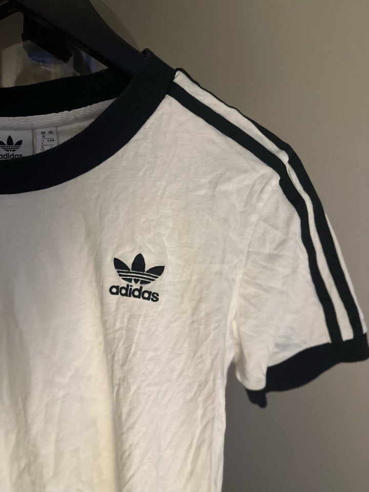 T-shirt, adidas, str. 34